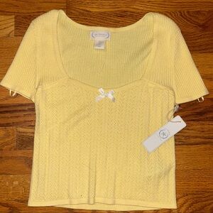 NWT Women's Cute Yellow Knit Blouse with Bow Accent, Size Large
